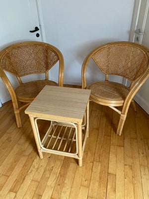 Kurvemøbler, bambus, anden størrelse, To stk. stole med et lille bord. Solide bambus møbler i fin st