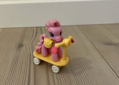 My Little Pony, Ponyville Pony + Løbehjul + Rygtaske , Ponyville, 20Som ny

Lille pony på løbehjul o