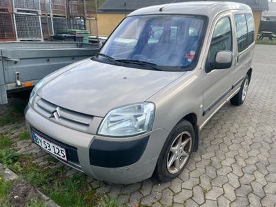 Citroën Berlingo, 1,6i 16V Family, Benzin, 2005, km 260000, 5-dørs, Læs tekst 

Bilen skal synes og 