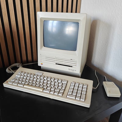 Macintosh, FDHD, 7.8MHz GHz, 0001 GB ram, 0020 GB harddisk, God, Fin Macintosh SE fra 1988 med lidt 