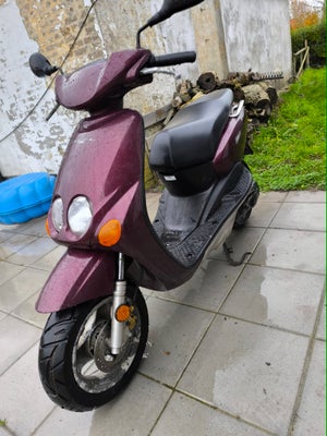 Yamaha Neos, 1997, 6965 km, Rød, Hejsa. Jeg sælger denne fine originale Yamaha neos da jeg desværre 