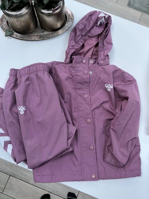 Regntøj, Regnsæt, Hummel, str. 104, Når du vælger hmlREVA RAINSUIT er du sikret en vandtæt oplevelse