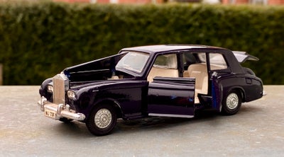 Modelbil, Dinky Toys Rolls Royce Phantom V, skala 1:43, Rolls Royce Phantom V
Dinky Toys

Sendes ger