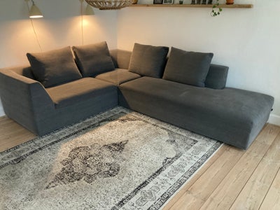 Sofa, 5 pers. , juul, 
MODERN DESIGN, HANDMADE,
Flot og lidt speciel sofa med fire puder og god sidd