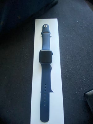 Smartwatch, Apple, Apple watch series 6, købt det 2021 men får det ikke brugt nok så nu der en anden