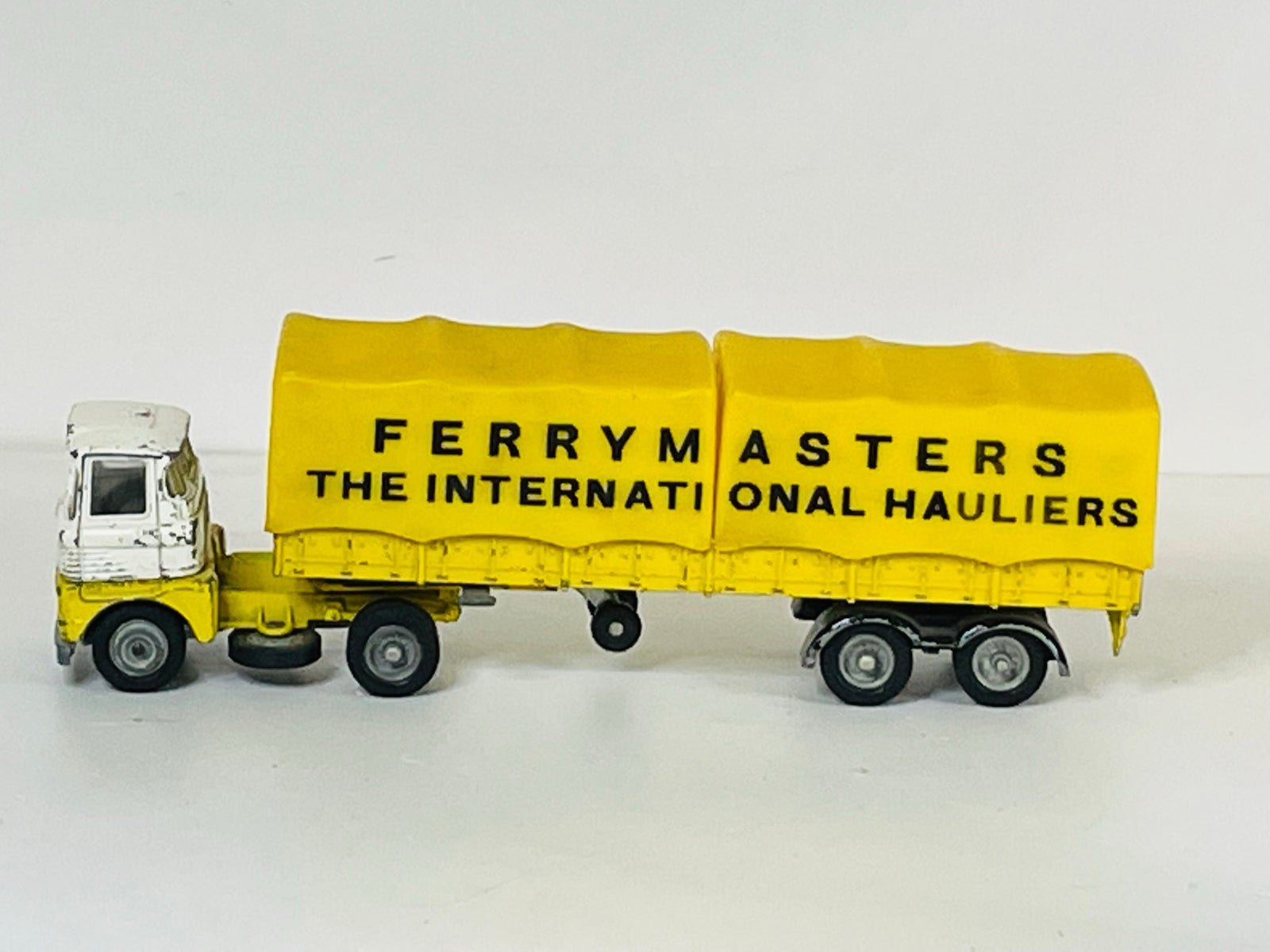 Modellastbil, 1968 Corgi Toys no 1147 Scammel Ferrymasters Truck