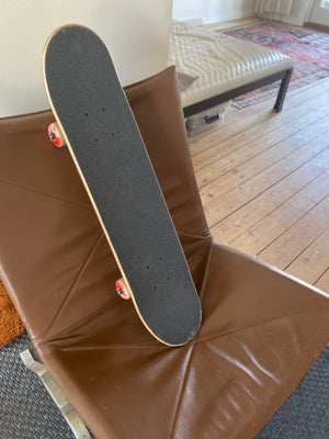 Skateboard, Almost skateboard, Fint skateboard lettere brugt, klar til ny ejer ??