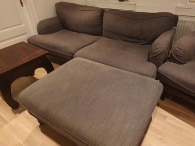 Sofagruppe, 4 pers. , Ikea Stocksund, Træt sofa, lænestol og puf bortgives til hurtig afhentning. 
A