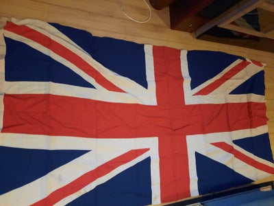 Flag, UNION JACK, Det britiske flag. Måler 1,5 x 2,75 meter. Har løbegang og er på et tidspunkt lagt