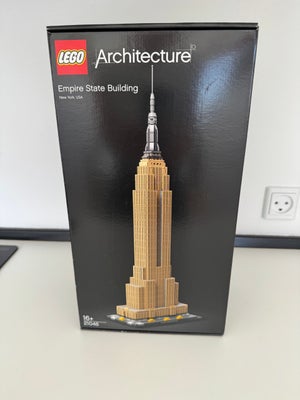 Lego Architecture, 21046 Empire State Building, Fra ikke ryger hjem, uåbnet og i perfekt stand.

Bil