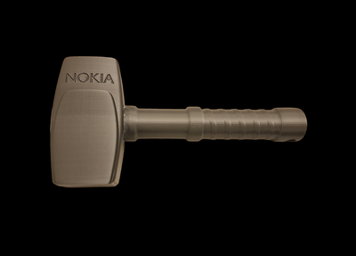 Andet, Nokia 3310 Hammer, God, Her sælges en Nokia 3310 Hammer i plastik til udstillingshylden