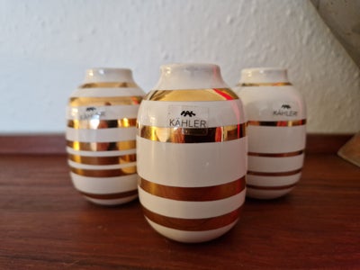 Porcelæn, Vaser, Kähler, 3 små Kähler vaser med kobber striber. 

God stand.

Kan sendes på købers r