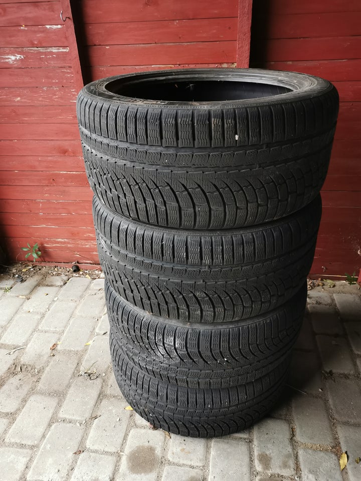 Vinterdæk, Nokian, 245 / 40 / R19