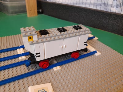 Lego Tog,  LEGO kølevogn nr 147, Original LEGO togvogn nr 147. Pæn og velholdt med pæne elementer.
I