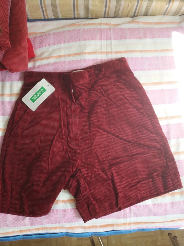 Shorts, United Colors of Benetton, str. 46