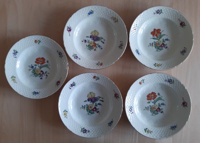 Porcelæn, Lille dyb tallerken, Bing & Grøndahl, 5 små dybe tallerkener.
Saksisk Blomst af Bing & Grø