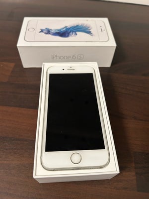 iPhone 6S, 64 GB, aluminium, Rimelig, Ældre iPhone 6s med lille skade i øverste hjørne. 
God som eks