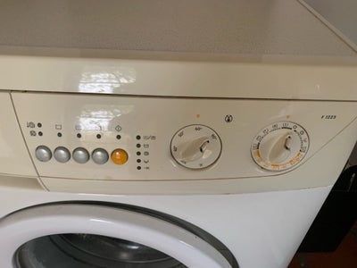 AEG vaskemaskine, F 1225, frontbetjent, Vaskemaskine af ældre dato. Har stået i sommerhus og har ikk