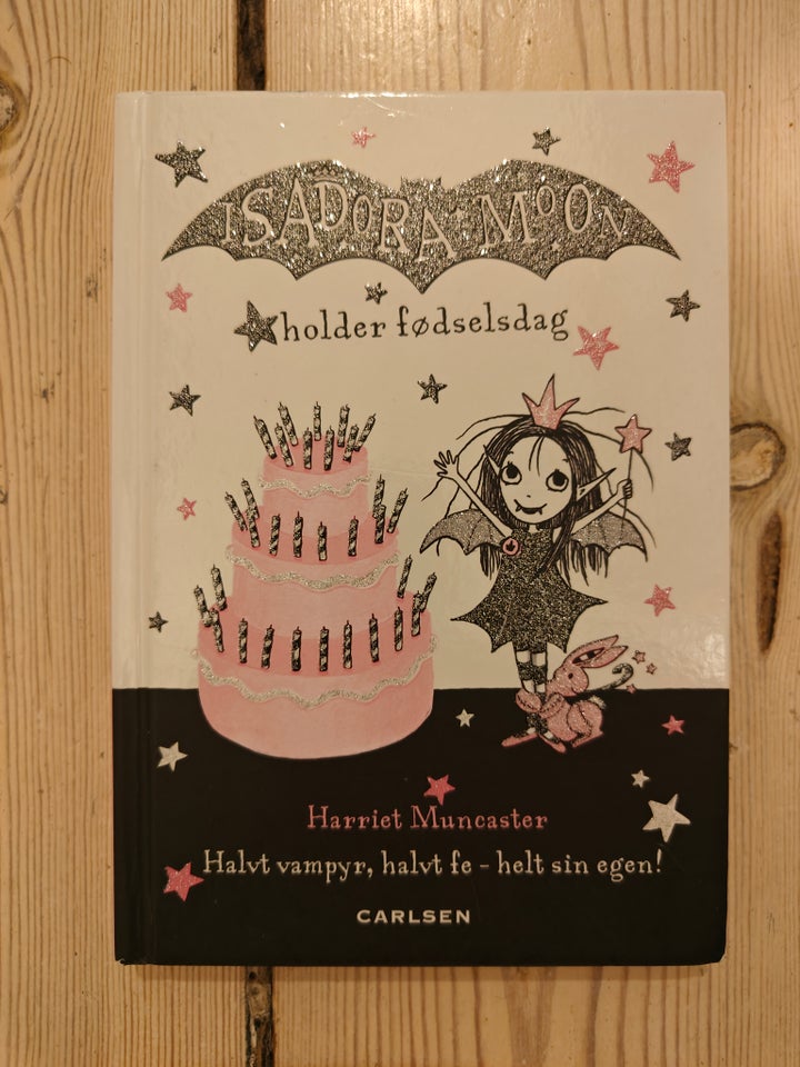 Isadora Moon holder fødselsdag og Isadora Moon på, Harriet