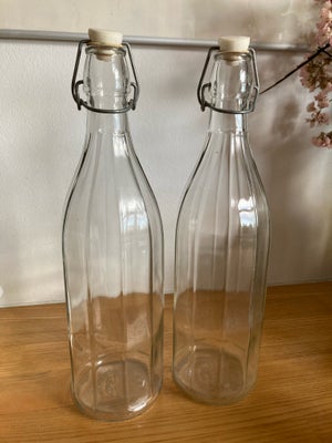 Glas, flasker, saftflasker gamle med patentprop, kantet flaske, italienske, 1 liter, 32 cm høj, 2 st