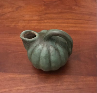 Keramik kande, Michael Andersen, motiv: Grøn græskar kande, Keramikkande grønt græskar af Michael An