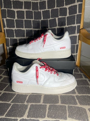 Sneakers, Nike X Supreme, str. 42,5,  Hvid ,  God men brugt, Lækre Air Force supreme i str 42,5 brug