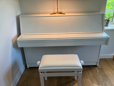 Klaver, Kawai, CX-4S, Meget flot og klassisk klaver i hvid højglans. Det er passet på og stemt af pr