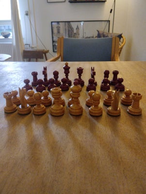 Skak, andet spil, Disse skønne bakelit vintage skak brikker kan kun afhentes send helst en sms se og