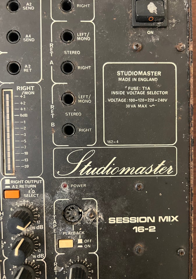 Mixer, Studiomaster Session mix 16-2