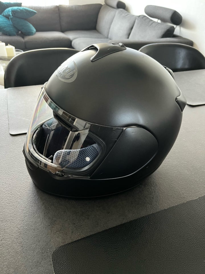 Hjelm, Arai, str. Medium