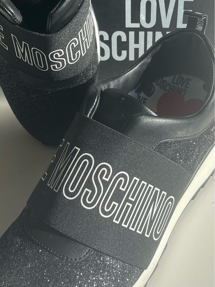 Sneakers, str. 39, MOSCHINO