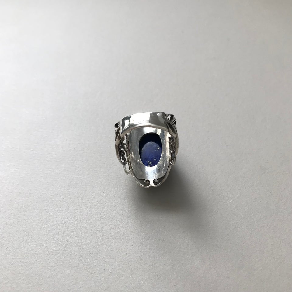 Fingerring, sølv, Sølvring med lapis lazuli