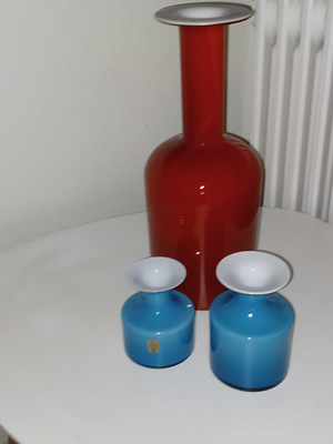 Vase, Vaser, HOLMEGAARD, 1 Rød Otto bauer vase 37 cm + 1 blå Carneby vase 13cm + 1 blå Carneby vase 
