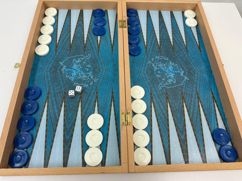 Spil, Stort backgammon i trækasse