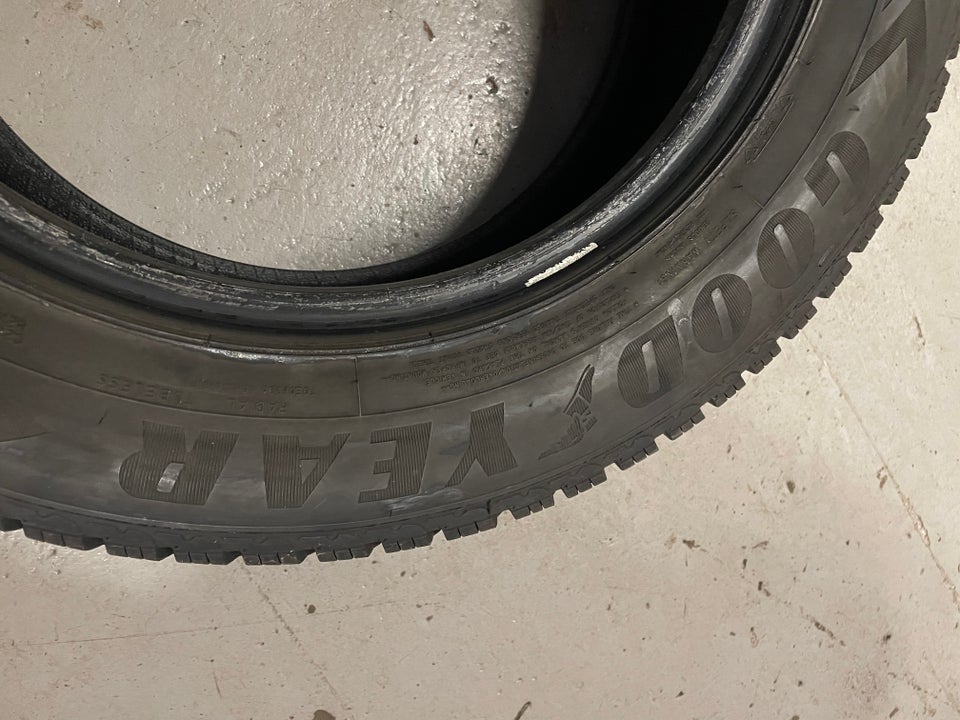 Vinterdæk, Goodyear, 225 / 65 / R17