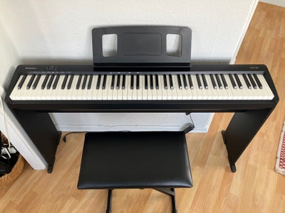 Elklaver, Roland, FP-10, Roland FP-10 elklaver / digital piano / keyboard

Der medfølger pedal, stat