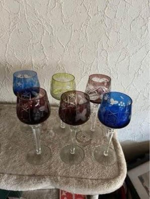 Glas, Krystal vinglas, Bøhmiske, 6 flotte bøhmiske krystal vinglas de er 21 1/2 og 21 cm høje og kop
