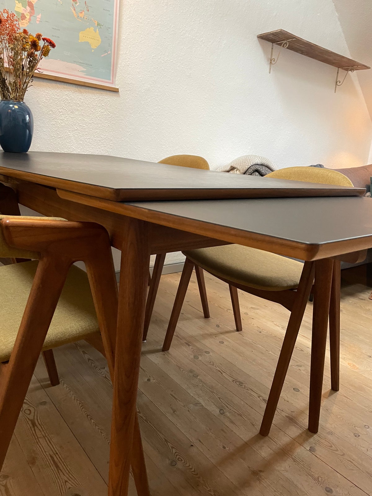 Spisebord, Valnød, Curve - PBJ Designhouse