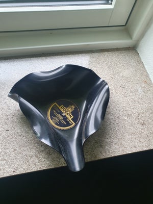 Skål af plade, Skål af gammel plade