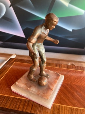 Messing og marmor, 1960, Et stk. flot fodbold  messing figur højde 21 cm, den er tung. kr. 500   Mvh