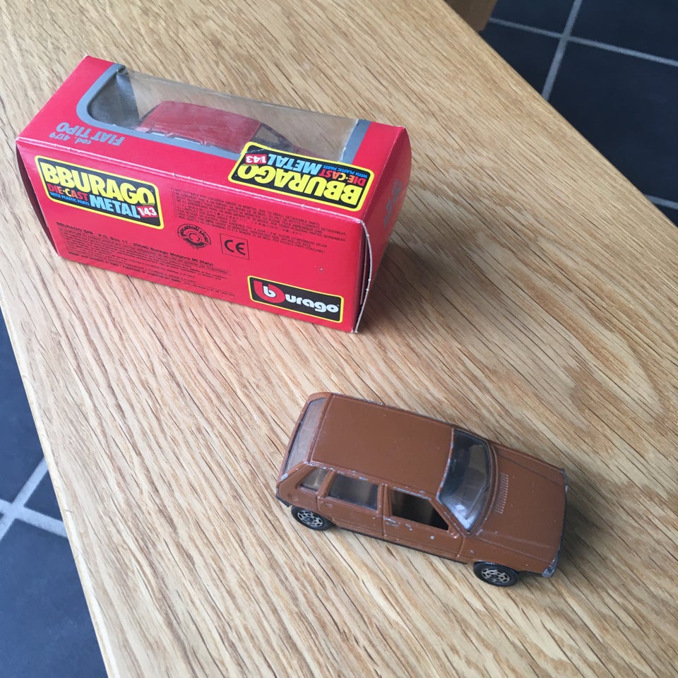 Fiat Uno og Tipo i størrelse 1:43, Burago og Hot Wheels