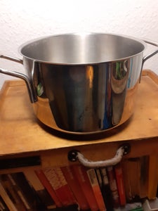 Dansk Jhq Copper 7 qt Stock Pot with Lid in Brown