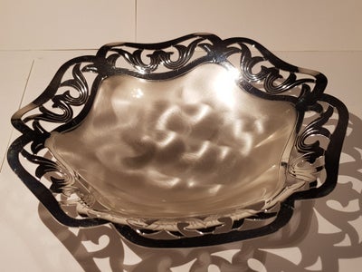 Sølvtøj, Fad, Ukendt, Silver Plated fad 20 cm i diameter
Flot serverings fad til indretning