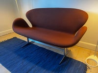 Arne Jacobsen, 3321 Svanen Sofa