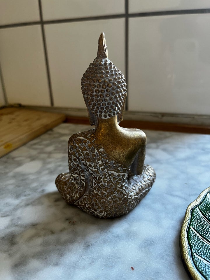 Buddha figur og platte
