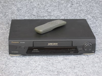 VHS videomaskine, Panasonic, NV-FJ610 (incl. fjernbetjening), Perfekt, 

- Super Drive,
- FLOT STAND