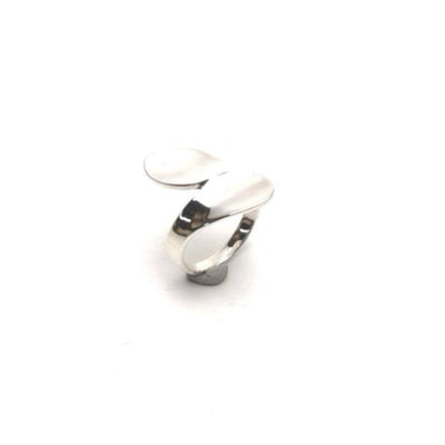 Ring, sølv, Moderne sterling sølv ring, En flot sterling sølv ring i flot design stemplet 925. Front