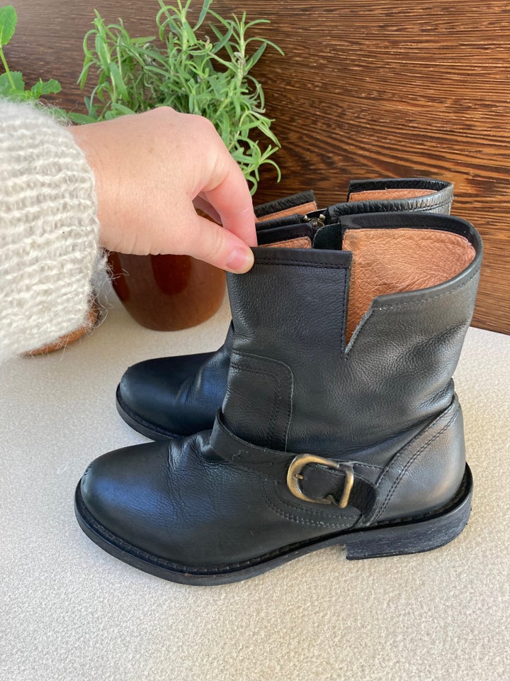 Gardenia hot sale copenhagen boots