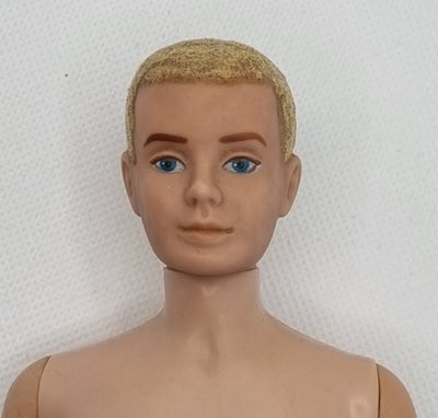 Barbie, Ken, Vintage Ken dukke Hawthorne California Japan. 
Han har stadig delvist hår. 

Jeg er sam