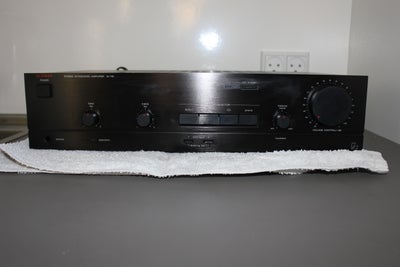 Forstærker, Luxman, LV-110.
Specifications
Power output: 35 watts per channel into 8? (stereo)
Frequ